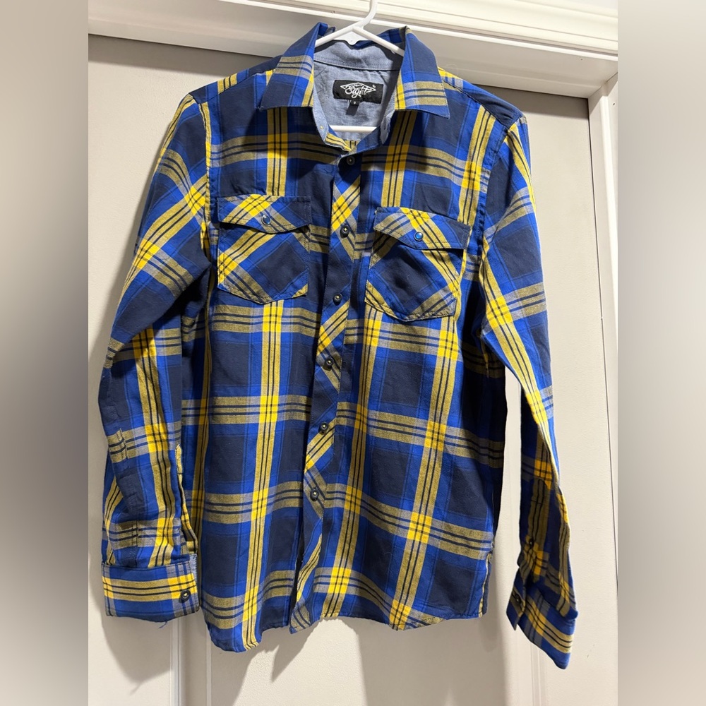 Men’s button up dress shirt
